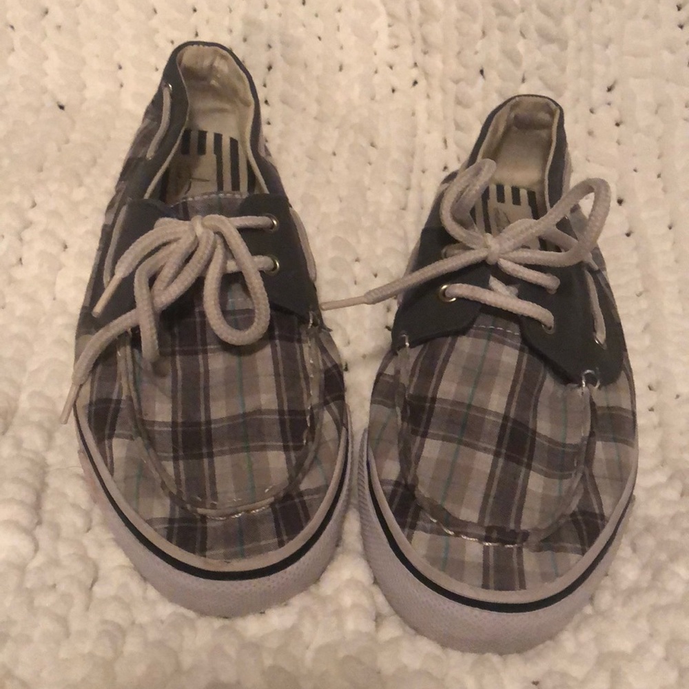 Women’s plaid shoes